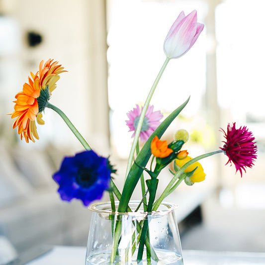Bouquet arranged with the Flower Constellation L - brass flower tools designed by House of Thol / photograph by Masha Bakker